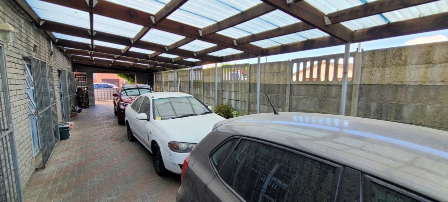 4 Bedroom Property for Sale in Sunbird Park Western Cape